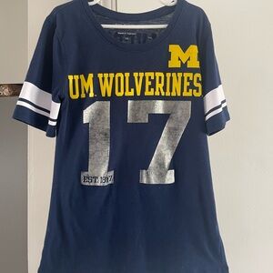 U of M girls tee size 10